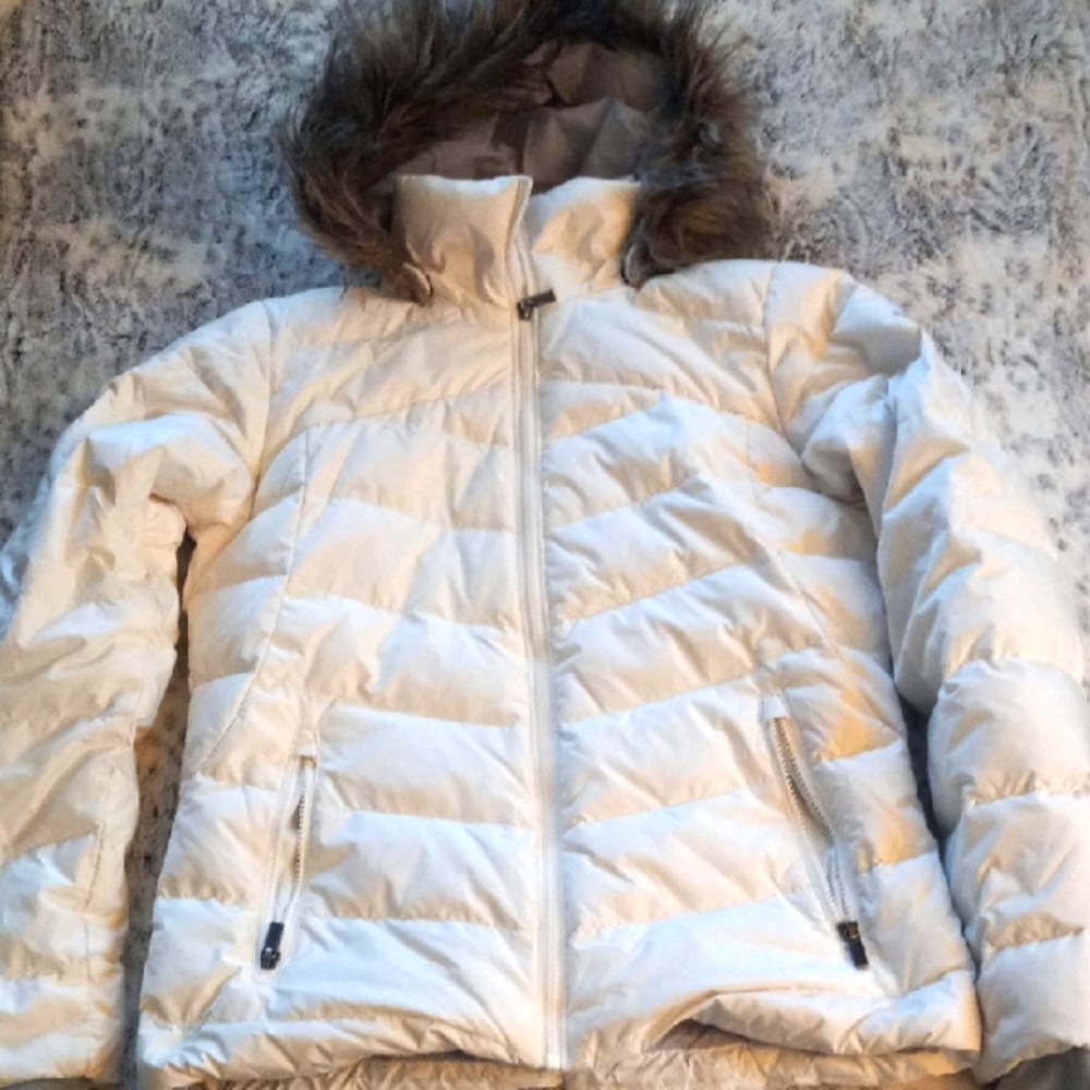 White Columbia puffer, Small, hood with faux fur